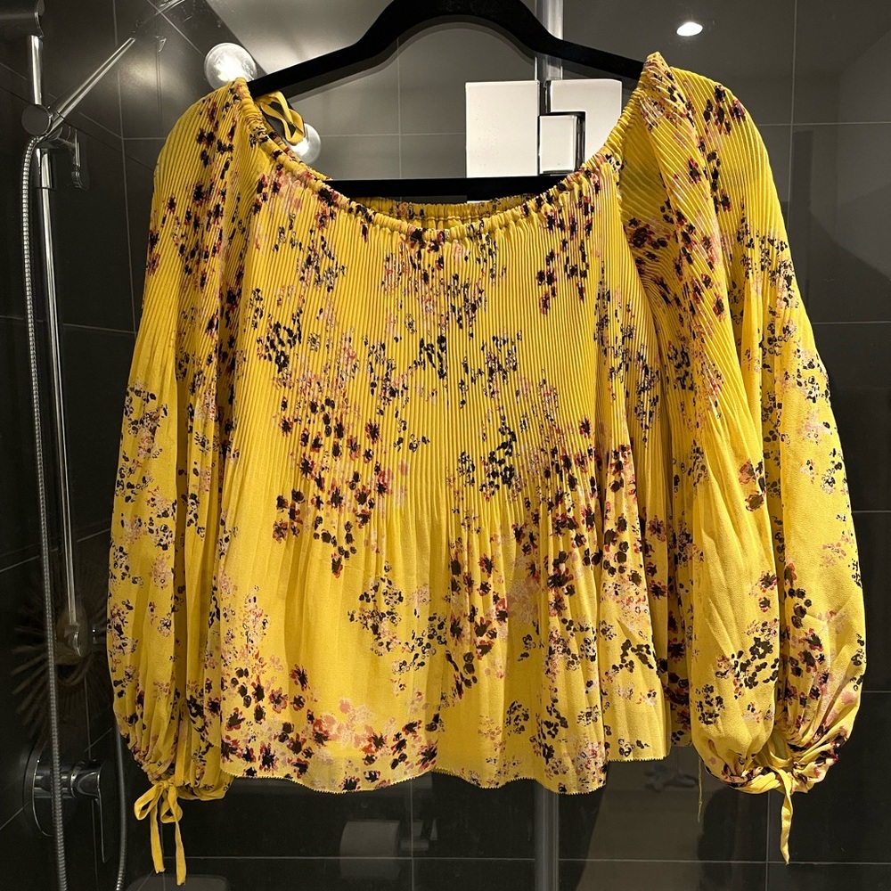 Wilfred off the shoulder blouse